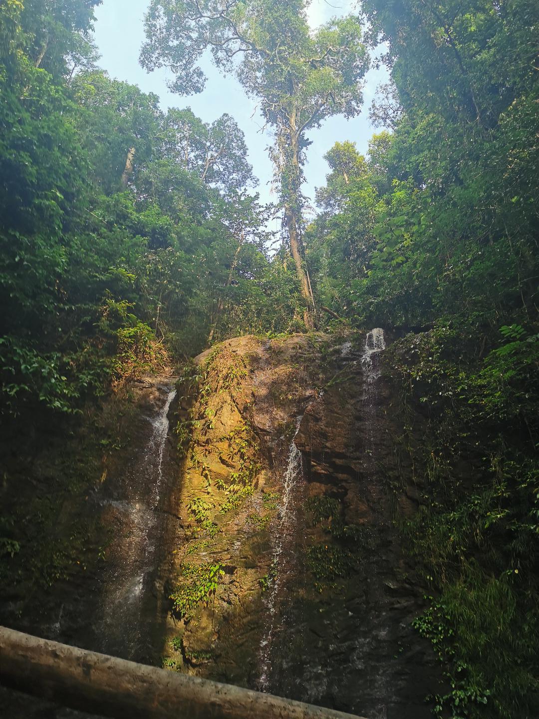 Sehr kleiner Wasserfall 